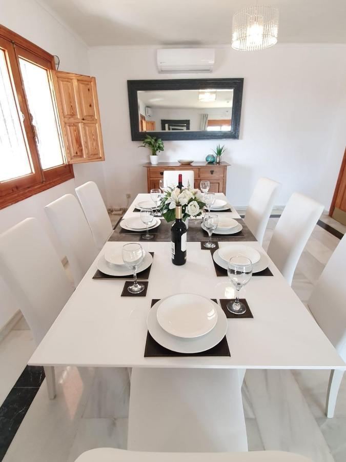 Beautiful 5 Bedroom Villa, Sea Views, Private Pool Estepona Exterior foto