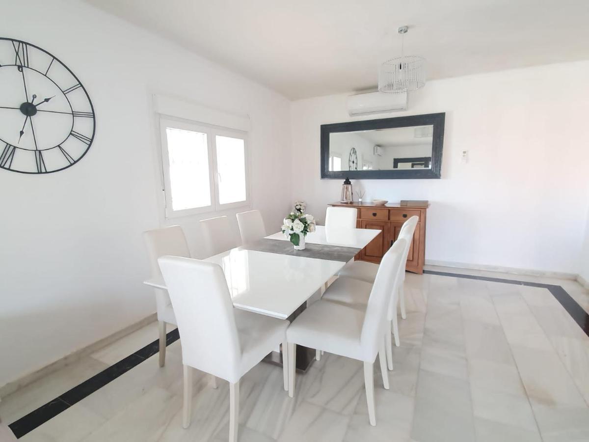 Beautiful 5 Bedroom Villa, Sea Views, Private Pool Estepona Exterior foto
