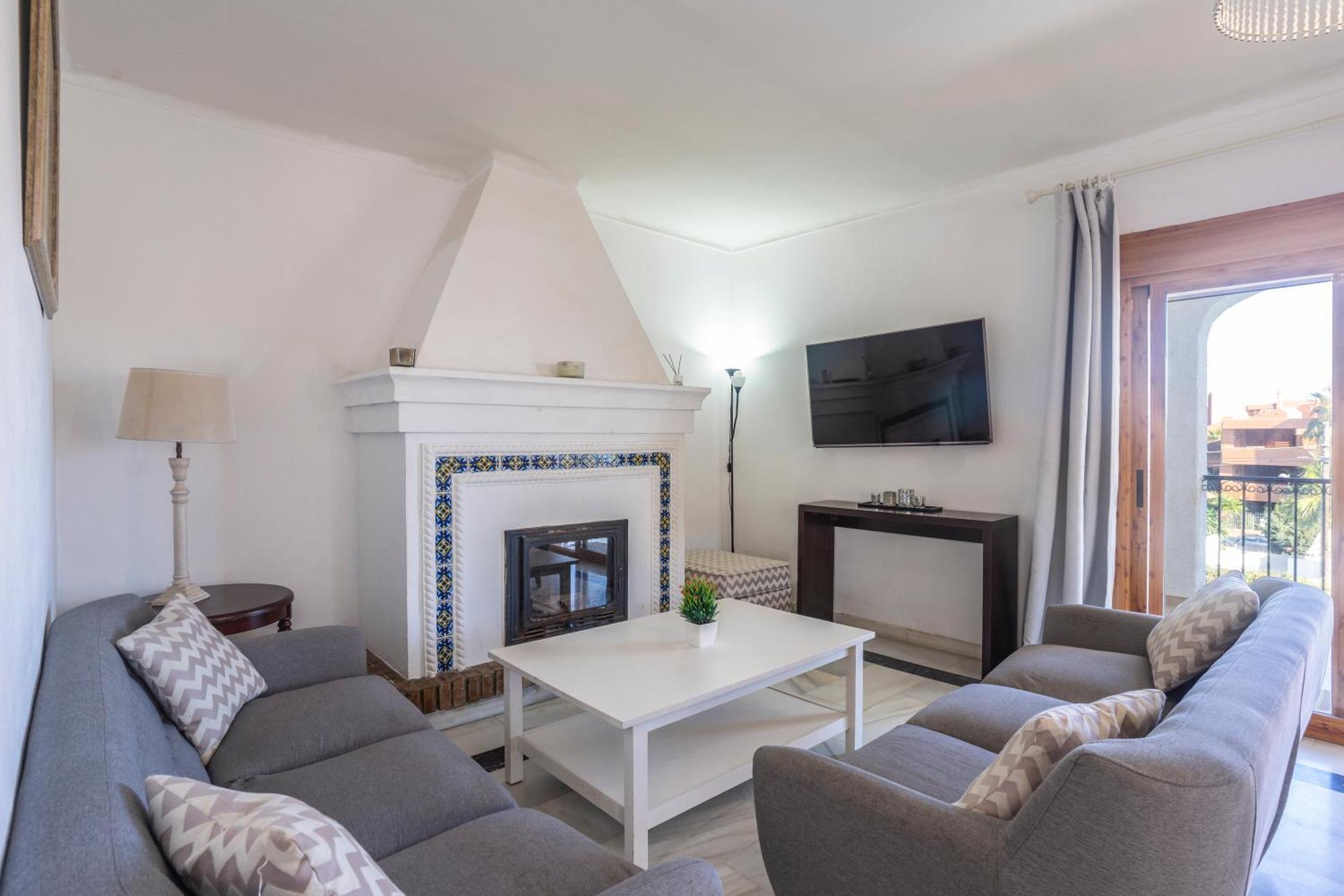 Beautiful 5 Bedroom Villa, Sea Views, Private Pool Estepona Exterior foto